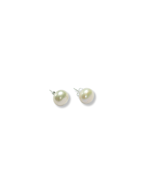 Lux Freshwater Pearl Studs